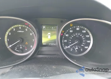 2017 Hyundai Santa Fe Sport 2.4L z USA, uszkodzony, nr VIN 5XYZT3LB4HG435266